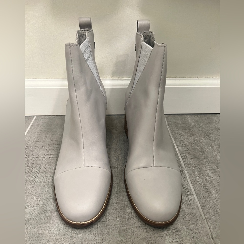 TOMS Everly Chelsea Ankle Boot Size 8